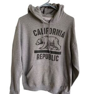 California Republic by Bowery Supply Company Size Small Adult Gray Bear Hoodie